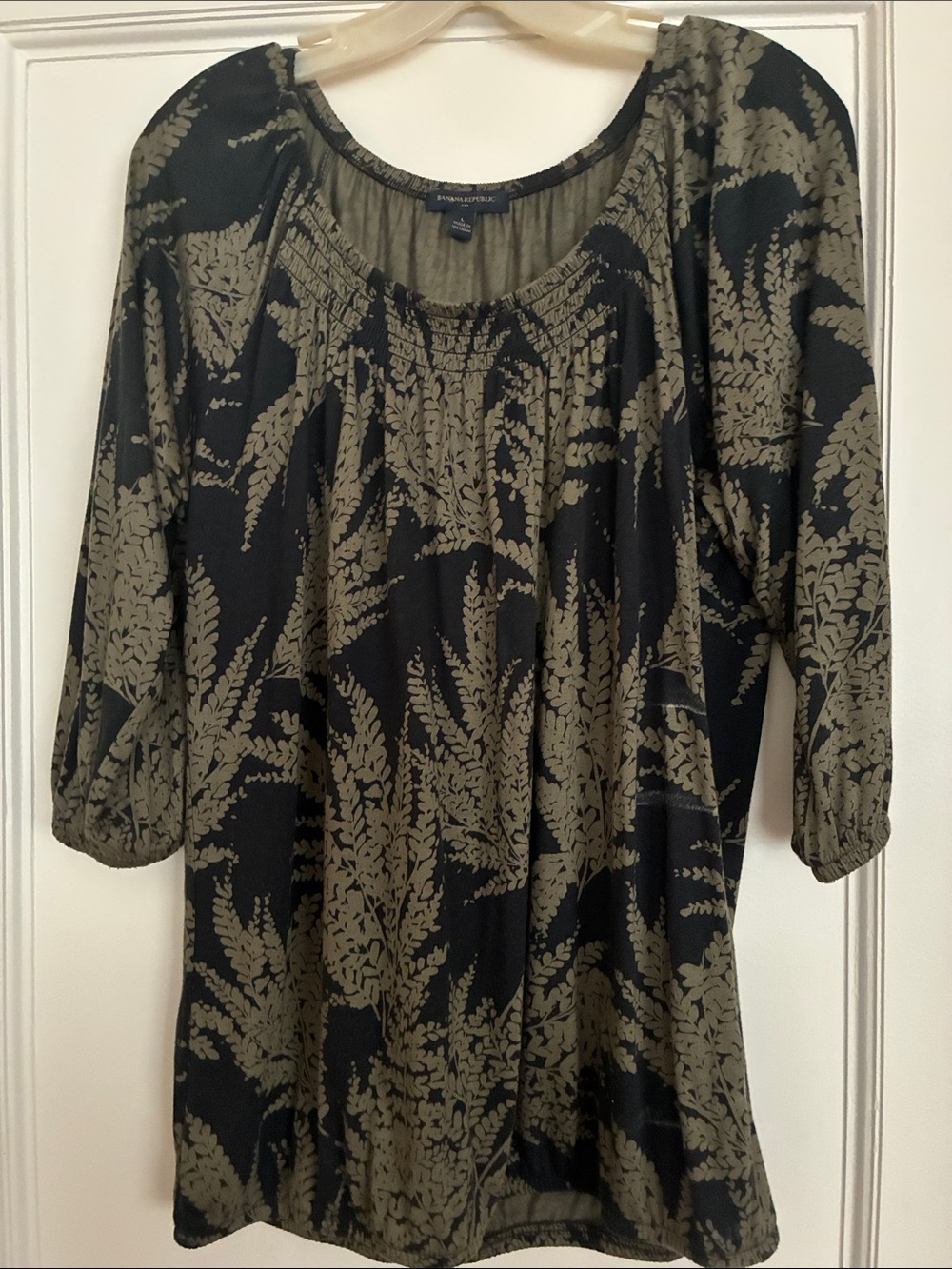 Banana Republic Black and Olive Smocked Peasant Blouse Size Large
